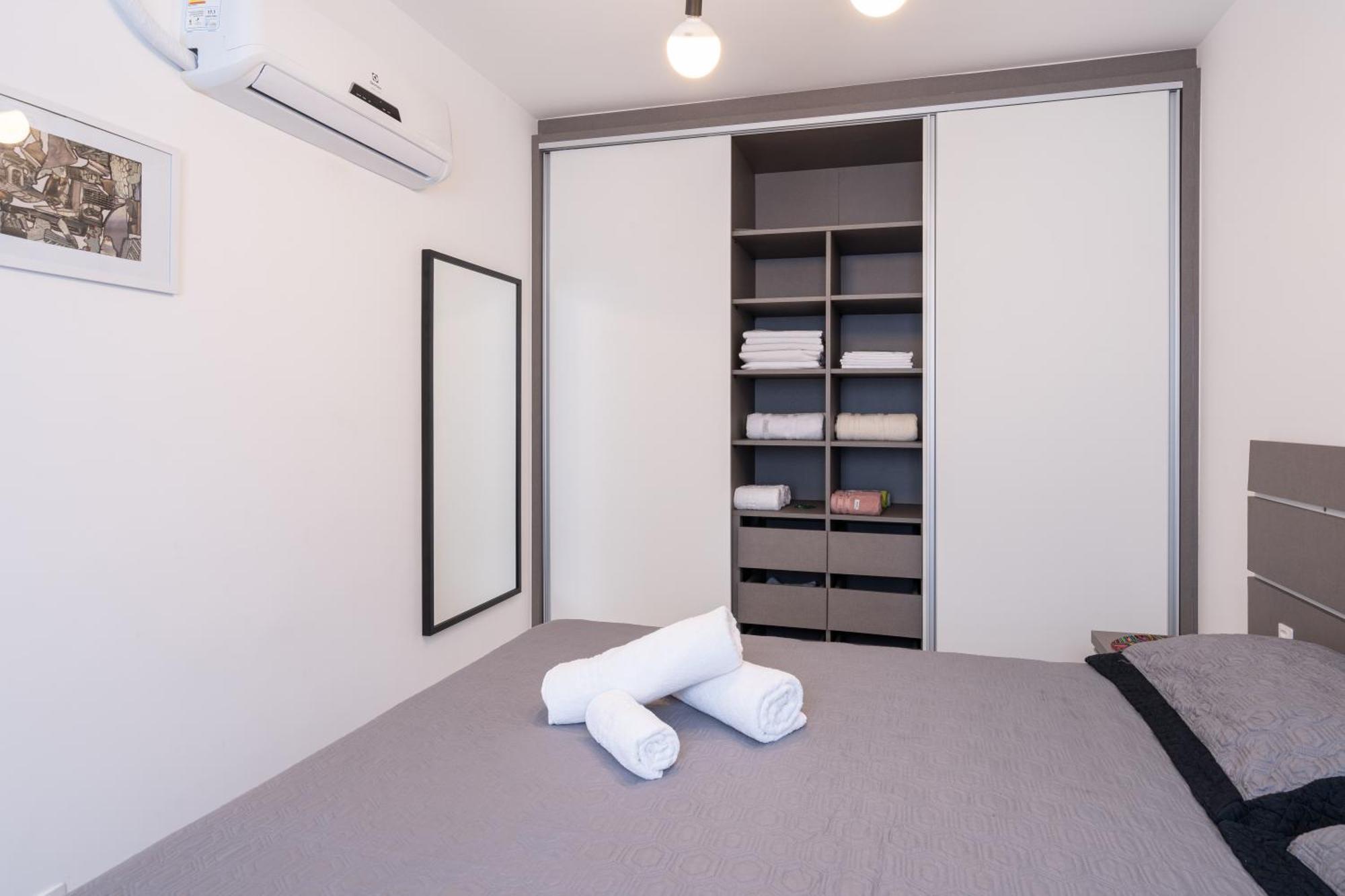 Apartamentos Em Bal Picarras 150 M Da Praia Com Sacada, Wi-Fi, Piscina, Portaria 24H, Playground E Vaga De Garagem Piçarras Quarto foto
