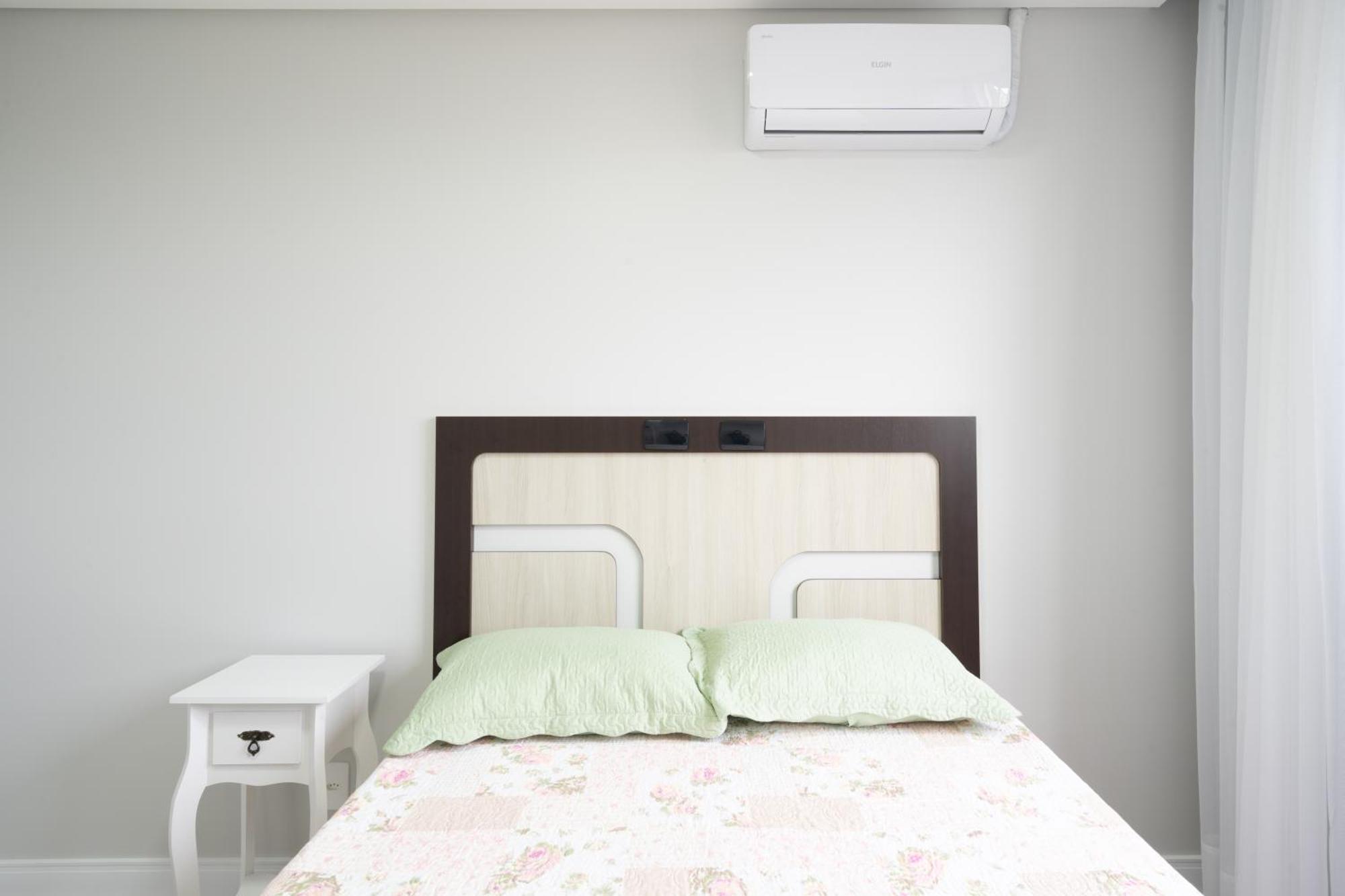 Apartamentos Em Bal Picarras 150 M Da Praia Com Sacada, Wi-Fi, Piscina, Portaria 24H, Playground E Vaga De Garagem Piçarras Quarto foto